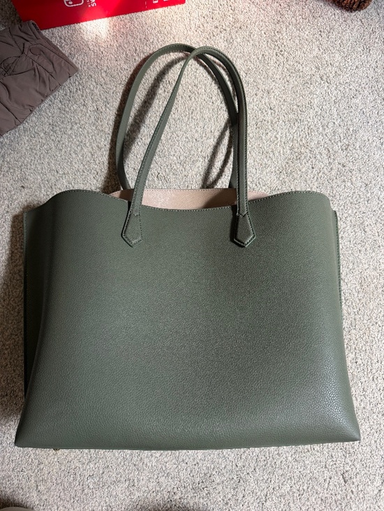 Quince Handbags - Sage green leather tote bag with internal zipper pocket from quince